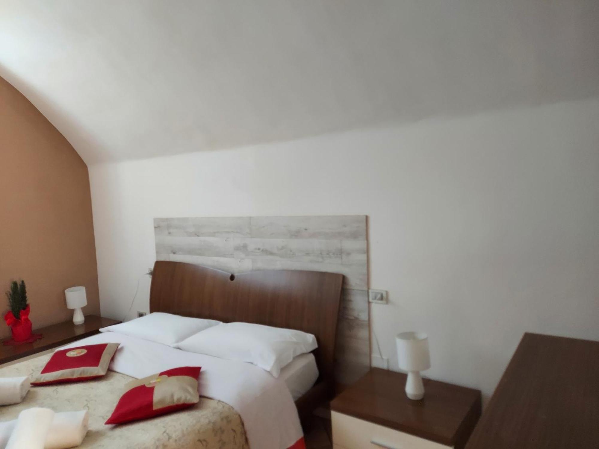 Borgo Vecchio *Dream* Apartment โลนาโต ภายนอก รูปภาพ